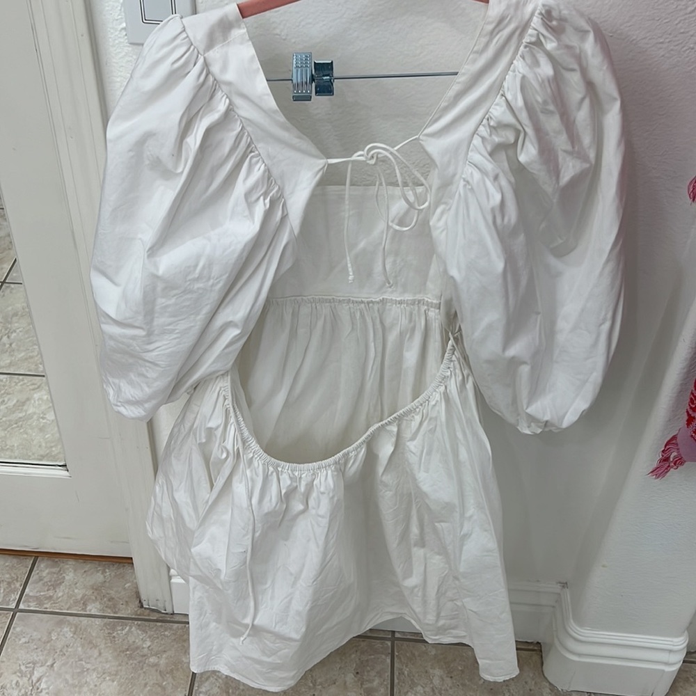 NEW Lovers + Friends White Puff Sleeve Open Back Dress - Picture 11 of 11